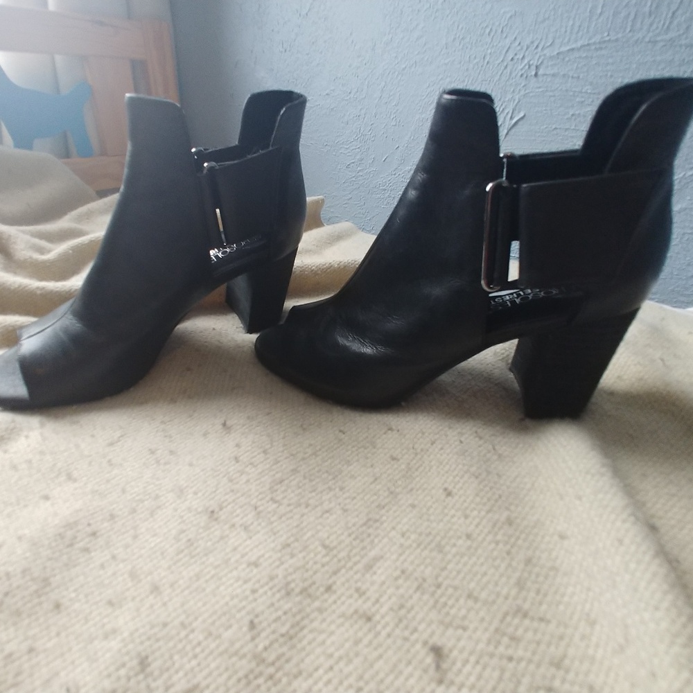 Aerosoles black booties